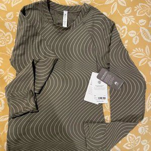 Athleta Momentum Seamless Top (NWT) - size Small